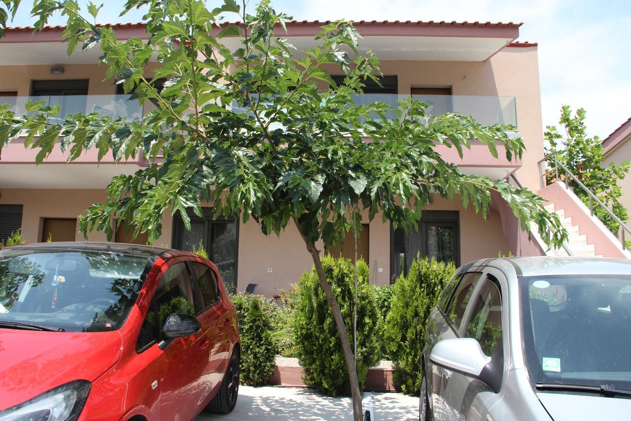 Polychrono Apartments Bagian luar foto