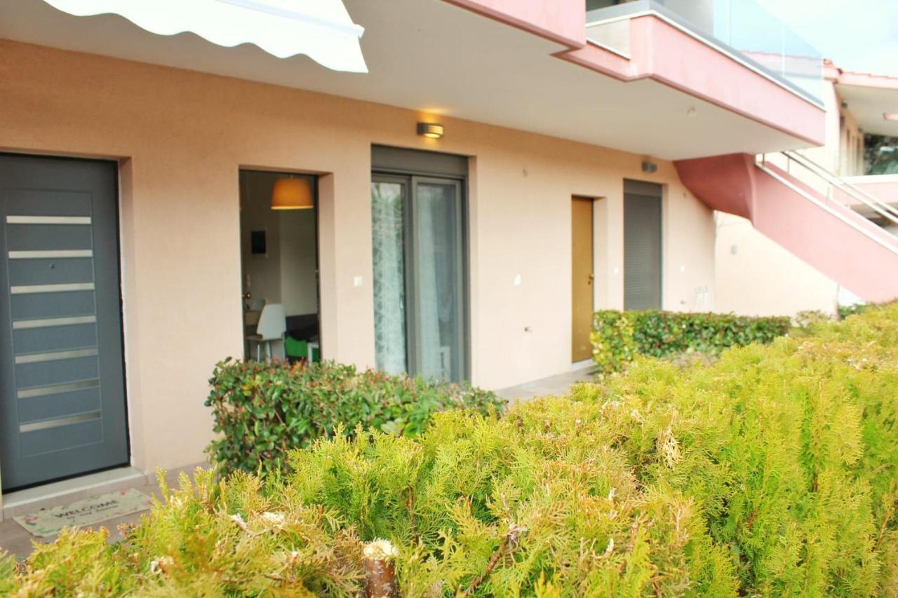 Polychrono Apartments Bagian luar foto